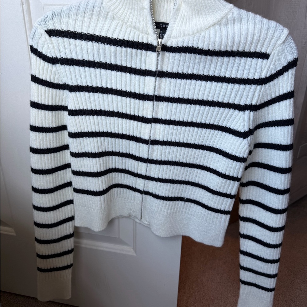 Forever 21 Black and White Striped Zip-Up Ribbed Cardigan
